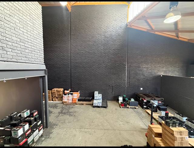 140M² WAREHOUSE TO LET IN HALFWAY HOUSE